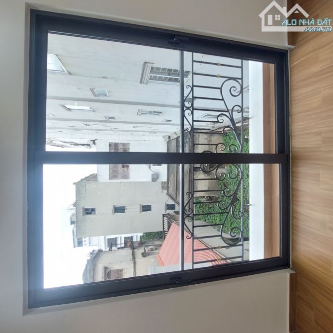 NHÀ ĐẸP Ở NGAY KIM GIANG - KHƯƠNG ĐÌNH 36M 5 TẦNG TRƯỚC NHÀ THOÁNG SÁNG - 3