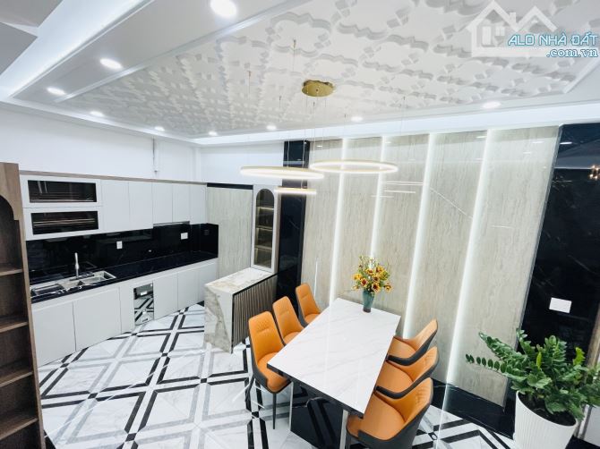 ✨ NHÀ 3 TẦNG ĐẸP – QUẬN 7 – GIÁ CHỈ 6.79 TỶ  📍 Gần Quận 1 & Quận 4 – Vị trí vàng - 3