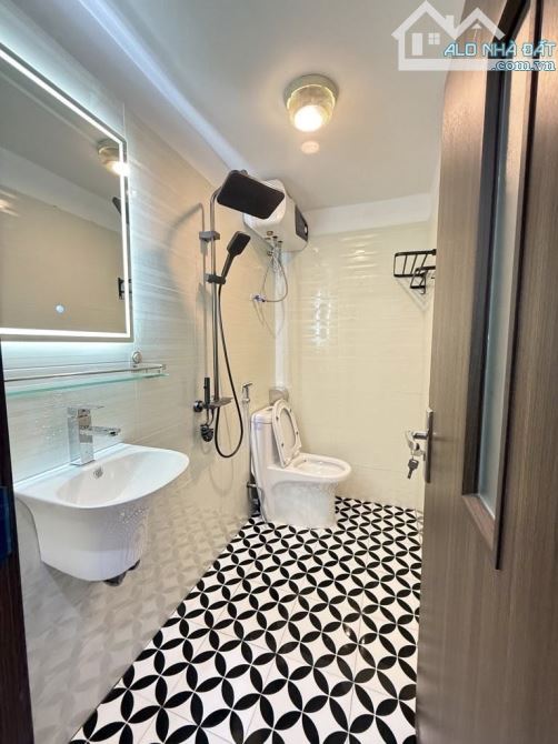 Chủ cần tài chính bán gấp nhà gần Thiên Hiền - Mỹ Đình, 35m2 x 5T, gần ô tô, Giá 8.7 tỷ - 3