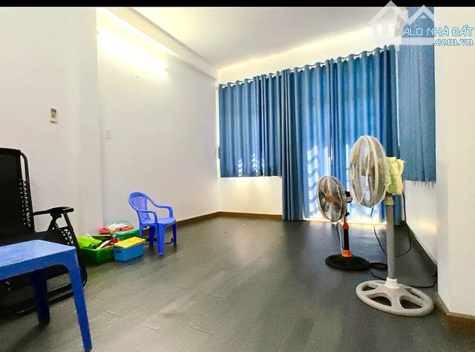 Bán 🏡 2tầng hẻm 4, 5tỷ khu dân trí cao gần chợ,trường học Bùi Minh trực , Q8 - 3