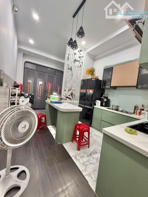 KHU TÔ HIỆU - 5 TẦNG - LÝ THÁNH TÔNG -HIỆP TÂN- TÂN PHÚ- DT: 3.5M*18M (63M2) – 8 TỶ 7 - 3