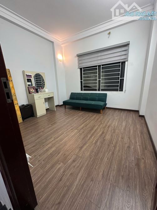 Bán nhà đường bờ Sông Sét ô tô đỗ cửa, ngõ thông, nội thất đẹp, 45m 5 tầng chỉ 9.5 tỷ - 3