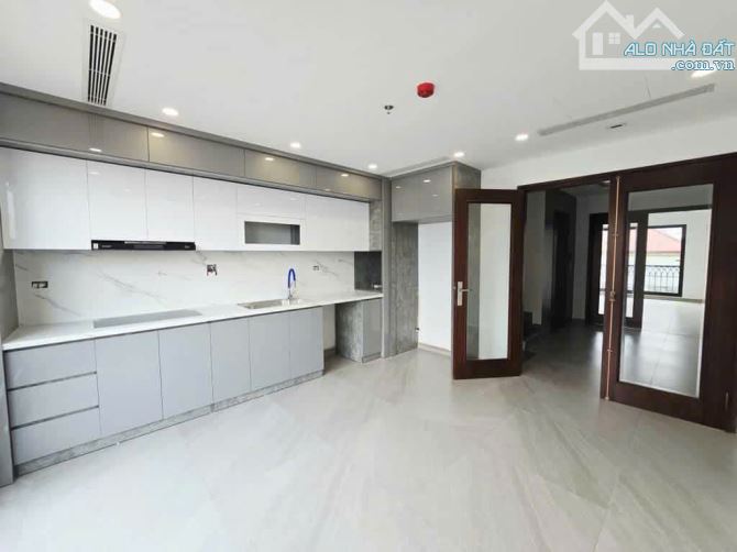 HOÀNG QUỐC VIỆT -  NHÀ MỚI PHÂN LÔ - GARA - 7 TẦNG THANG MÁY - KINH DOANH - 2THOÁNG - 57/6 - 3