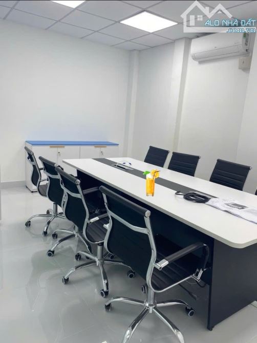BÁN ĐẤT TẶNG NHÀ HAI MẶT TIỀN 127M2 - D5 DÒNG TIỀN 30TR - GIÁ 21 TỶ TL - 3