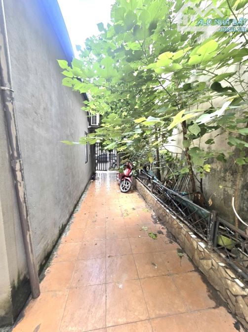 Mặt phố Nguyễn Đình Hoàn quận Cầu Giấy 196m2 MT7.6m-5Tầng Ô Tô Tránh Vỉa Hè Kinh Doanh Đẹp - 3