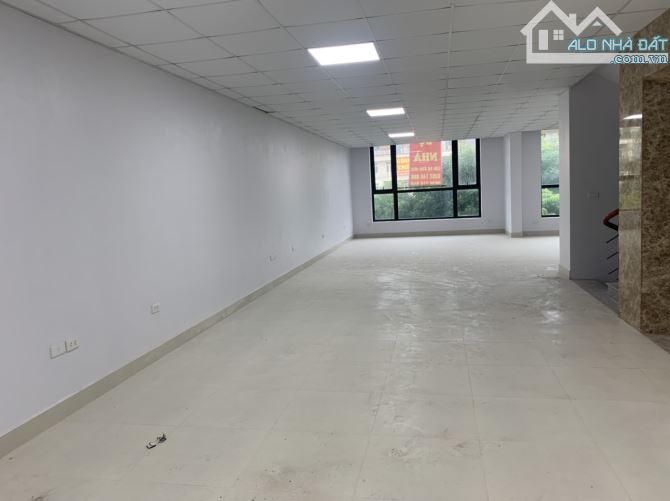 Cho thuê nhà KĐT Him Lam Vạn Phúc . DT 101m2, 7 tầng thông sàn, thang máy. Có PCCC - 3