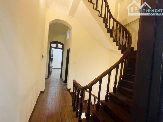 HOÀNG CẦU – 2 MẶT NGÕ Ô TÔ TRÁNH – KINH DOANH DT 57 4 tầng MT 3.9m  26.5 tỷ - 3