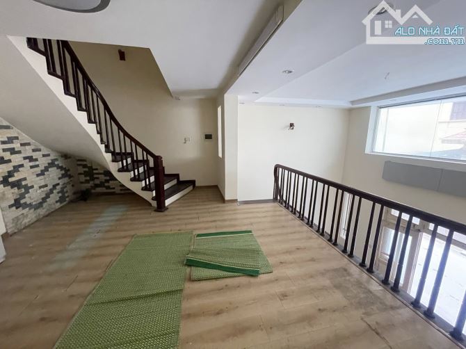BÁN NHÀ NGÕ 285 KHUẤT DUY TIẾN, PHÂN LÔ, Ô TÔ TRÁNH, 30M RA PHỐ 42m2 6T MT 5,7m 17 tỷ - 3