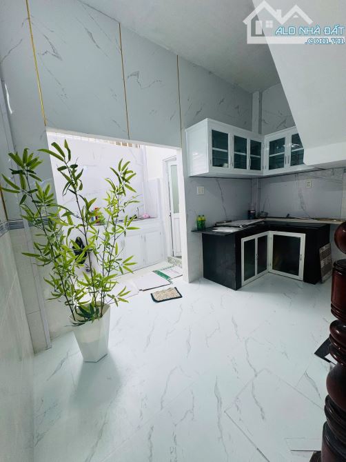 Nhà Mới 1 Lầu 4 x 15m, 3 Phòng Ngủ Đường Xe ÔTô. Full Nội Thất Sổ Hồng Riêng - 3