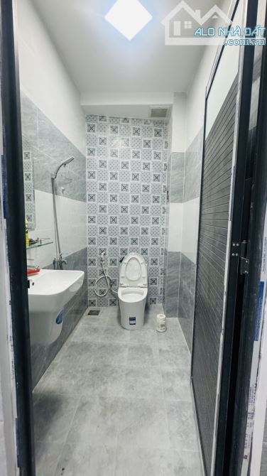 BÁN NHÀ ĐẸP 100% – HOÀI THANH P14 Q8 – NGANG 5.6M – CÓ PHÒNG DƯỚI TRỆT GIÁ CHỈ 4.55 TỶ - 3