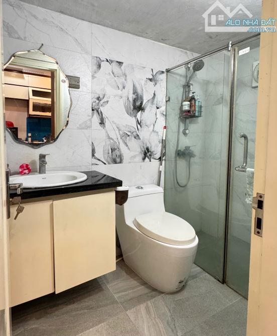 Bán căn hộ tập thể tầng 2 đẹp long lanh, ở luôn nhà M Mai Dịch, Cầu Giấy 50m, 3.9 tỷ. - 3