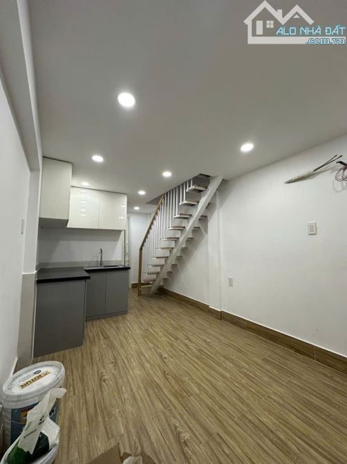 TRẦN HƯNG ĐẠO Q1 2 MẶT HẺM 3M NHÀ 2 TẦNG ĐÚC DT 18M² 3X6 NHÀ MỚI ĐẸP NHỈNH 2TỎI - 3
