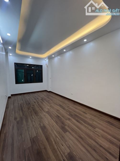 Bán nhà phố Linh Quang lô góc- nhà mới- oto đỗ cửa- diện tích 35m2. - 3