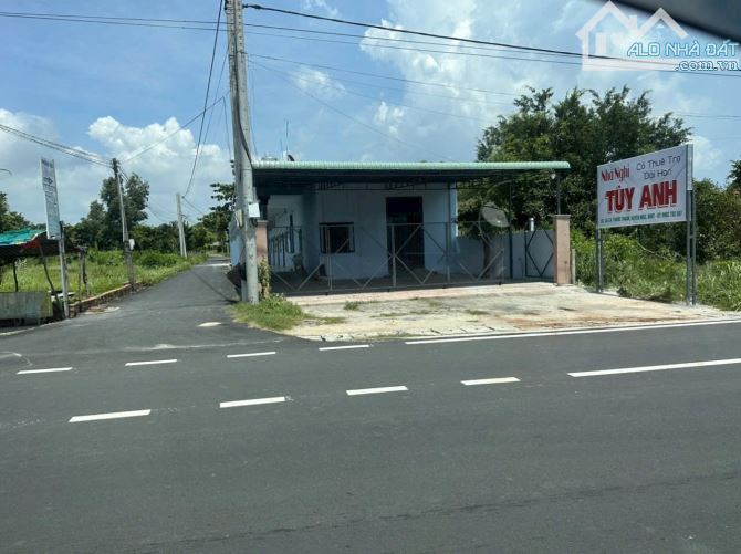 CẦN BÁN NHÀ NGHỈ NẰM TRÊN TRỤC ĐƯỜNG CHÍNH RA BIỂN HỒ TRÀM KHU DÂN CƯ CÁCH BIỂN 2,7km - 3