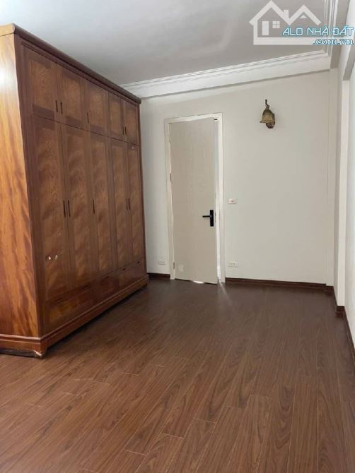 BÁN NHÀ 5 TẦNG HOÀNG MAI DT 30M2 CHỈ 6 TỶ - 3