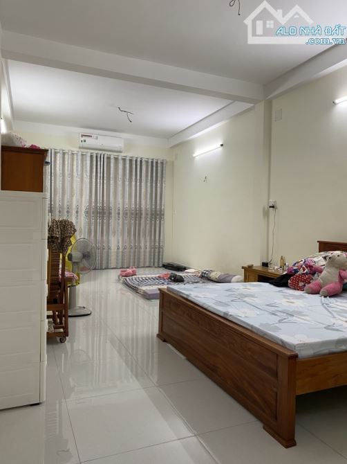 BÁN GẤP NHÀ HẺM XE HƠI ĐÔ ĐỐC LONG , 72M2 , 4 x 18 , 4 TẦNG , 4PN . GIÁ NHỈNH 8TỶ - 3