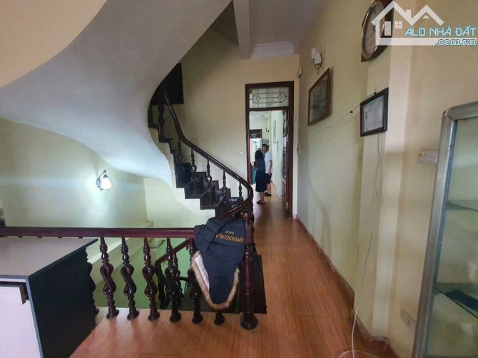 Cho thuê nhà trong ngõ 76, phố Chùa Hà, Quan Hoa, Cầu Giấy, Hà Nội. DT 55m x 4 tầng, giá - 3