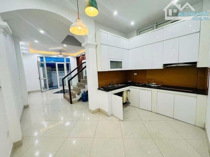 8 TRIỆU 🏡 CHO THUÊ NHÀ NGUYÊN CĂN 3 TẦNG – 987 PHỐ NGÔ GIA TỰ, THƯỢNG THANH – Ô TÔ ĐỖ GẦN - 3