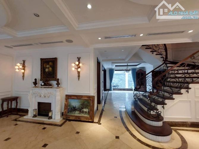 Bán Biệt Thự Dịch Vọng Siêu Sang - Đường lớn 4 Ô tô tránh - 336,3m2 * 4T + 1 hầm - 98 tỷ - 3