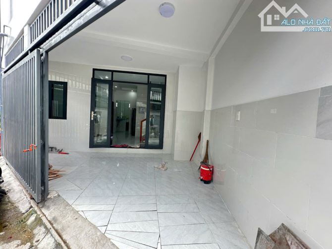 BÁN NHÀ CĂN GÓC 2 MT 1 TRỆT 1 LẦU PHƯỜNG BỬU HÒA,DT 49M2,3 PHÒNG NGỦ,SỔ RIÊNG,THỔ CƯ 100%, - 4