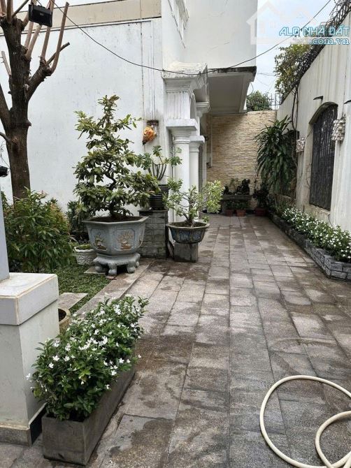 Biệt thự Khu D2D - Phường Thống Nhất.   - Diện tích: 16m x 18m = 288m2 - DTXD 8m x 18m& DT - 4