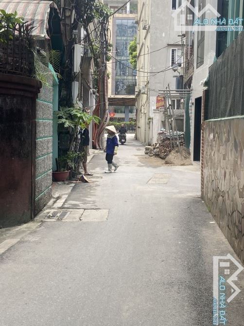 Bán nhà Nguyễn Văn Cừ, Long Biên, 40 mét X 5 Tầng, ngõ thông sang phố Ngọc Lâm, 8 tỷ - 4