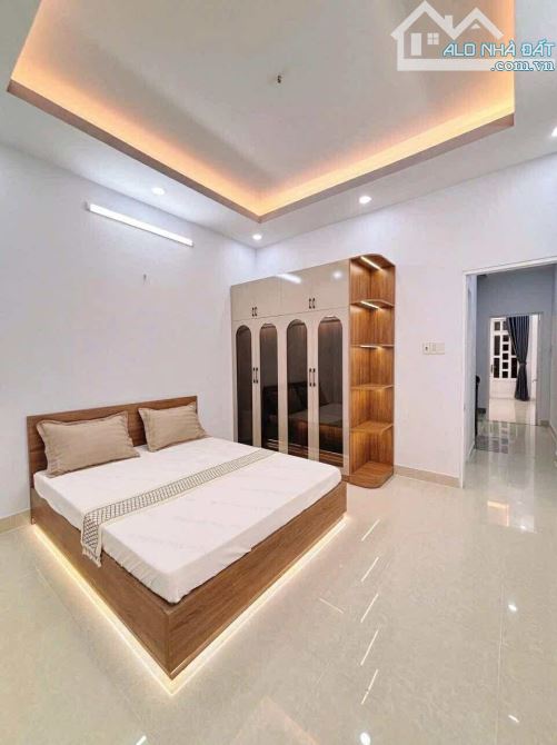 BÌNH TÂN-  HƯƠNG LỘ 2- KHU DÂN TRÍ CAO  - 60m2 - 3 LẦU -4PN - NHỈNH 6 TỶ XÍU - 4