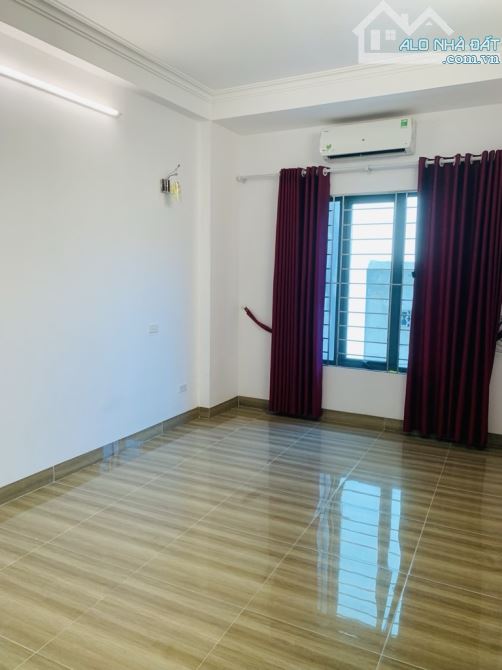 NHÀ ĐẸP PHỐ LỤA HÀ ĐÔNG 40M x 3 T  Ở NGAY Ở NGAY - NGÕ BA GÁC TRÁNH XE MÁY - GẦN Ô TÔ - PH - 4