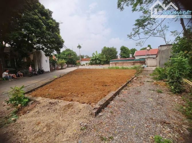 Chính chủ gửi bán 180 m lô góc Đông Sơn đường rộng 2 ôtô chánh nhậu nhau đi lại thuận tiện - 4
