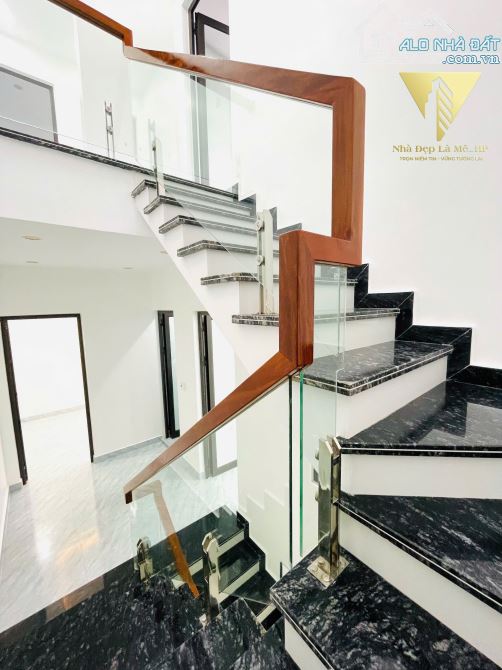 Siêu phẩm 3 tầng sau nhà mặt đường Thư Trung, Đằng Lâm - 4