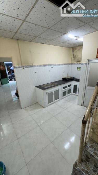 Chiến Lược, BTĐ, Bình Tân. DT 4,6 x 10, 2 tầng. Giá 4,05 tỷ TL. - 4