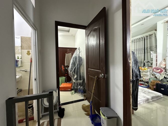 HẺM XE HƠI VÀO NHÀ - NGANG KHỦNG  5M - 4