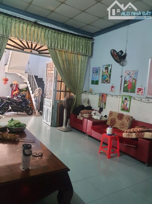 🏡 BÁN NHÀ HIẾM - VỊ TRÍ ĐẸP - SÂN RỘNG XE HƠI ĐẬU CỬA- NỞ HẬU- TƯƠNG LAI 2 MẶT TIỀN - 4