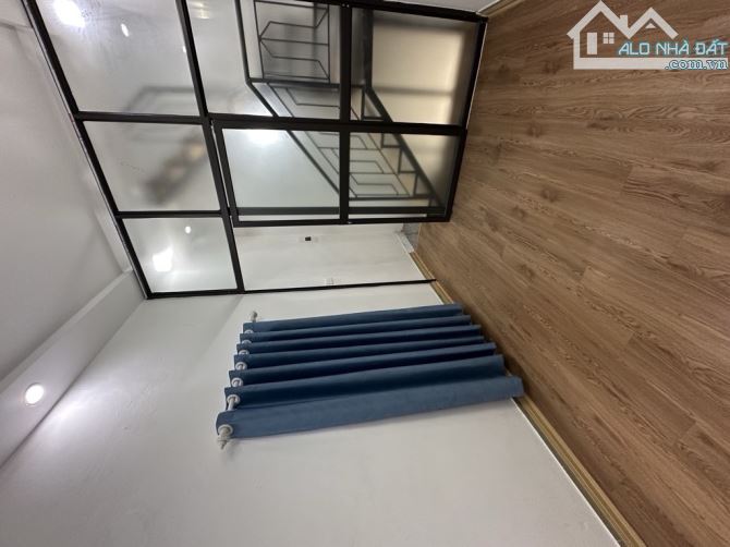 Rẻ và đẹp quá Nhà nằm ở vị trí đắc địa, mặt ngõ 3 gác  tránh xe máy, trước  nhà để hàng ch - 4