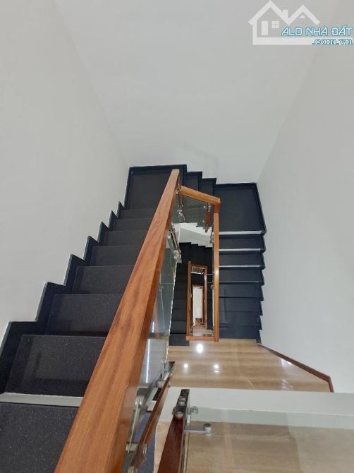 BÁN NHÀ MỚI ĐẸP HIỆP THÀNH – Ô TÔ ĐẬU CỬA – 67.8M² – 4 TẦNG – SÂN THƯỢNG – CHỦ GIẢM 350 TR - 4