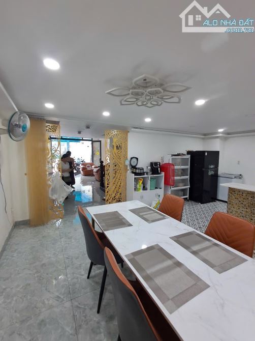 BÁN NHÀ 5 TẦNG NGUYỄN KIỆM - 120M2 - CHỈ 14 TỶ TL - Ô TÔ ĐỖ CỬA - 4