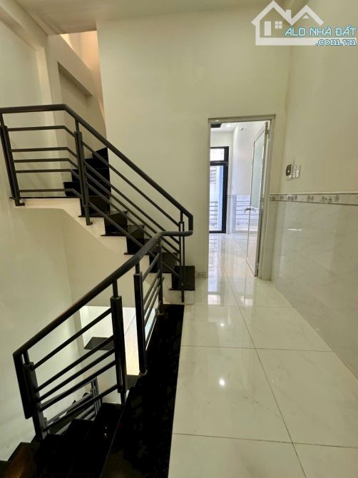 Bán Nhà 3 Tầng, P6 Quận 8, Hẻm 4,5m, DT: 3,5*11 - Nở Hậu, 4PN, Không QH, Giá 4,xTỷ - 4
