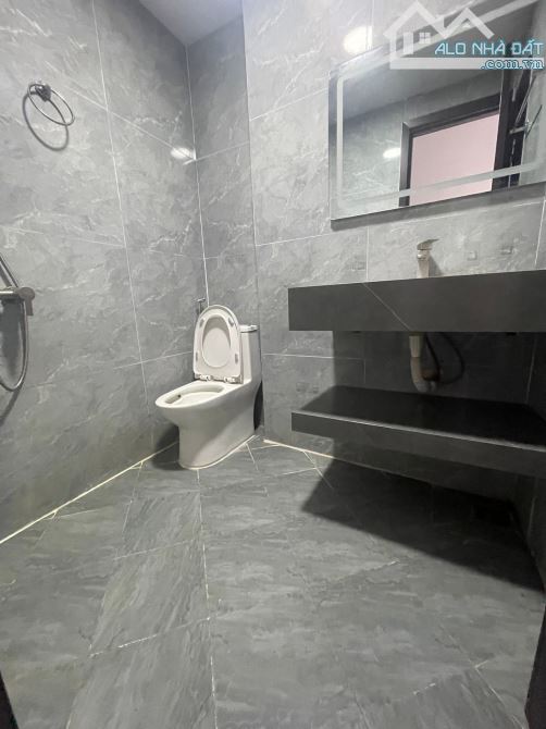 🔥 HIẾM! ĐỨC GIANG - 30M² - 5 TẦNG - Ô TÔ TRÁNH - 7,65 TỶ! - 4