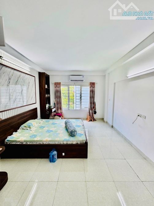 Hot! Nhà Nguyễn Chính, cách ôtô 50m, ngõ thông đẹp, nhà mới, nội thất cao cấp , 33m2* 5T - 4