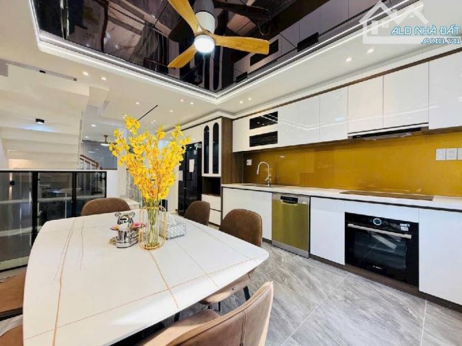 SIÊU PHẨM 5 TẦNG – 50M² – HXH VÀO NHÀ – FULL NỘI THẤT CAO CẤP – SỔ VUÔNG A4 – - 4