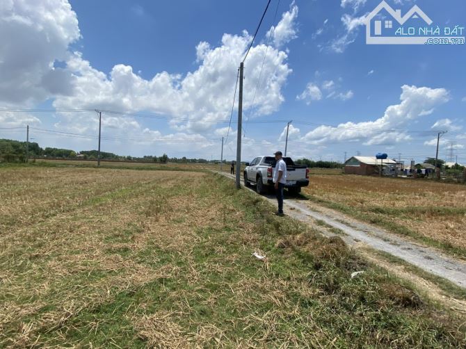 Bán gấp đất thổ nhà vườn Nhơn Trạch giá rẻ 3,8ty/2340m. Gần 25C. SR chính chủ.GỌI NGAY 24H - 4