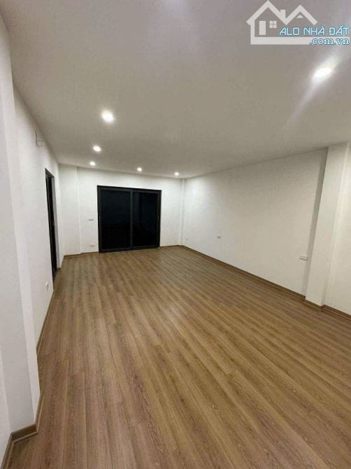 BÁN NHÀ PHỐ NGỌC TRÌ – CỔ LINH – SIÊU HIẾM! 6 TẦNG - THANG MÁY - 65M2 - 4