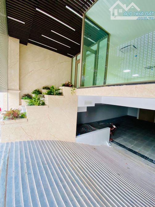 Lô góc mặt phố La Thành, ko quy hoạch, vỉa hè, KD, mặt tiền 6m, cho thuê giá cao, 79m2 - 4