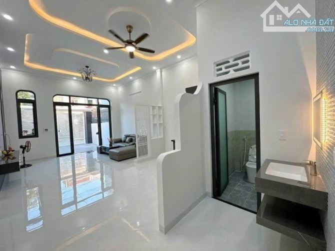 CHỈ 280TR NHẬN NGAY NHÀ C4 SÂN XE HƠI MỚI XÂY KIÊN CỐ SỔ RIÊNG THỔ CƯ, GẦN CẦU BẠCH ĐẰNG 2 - 4