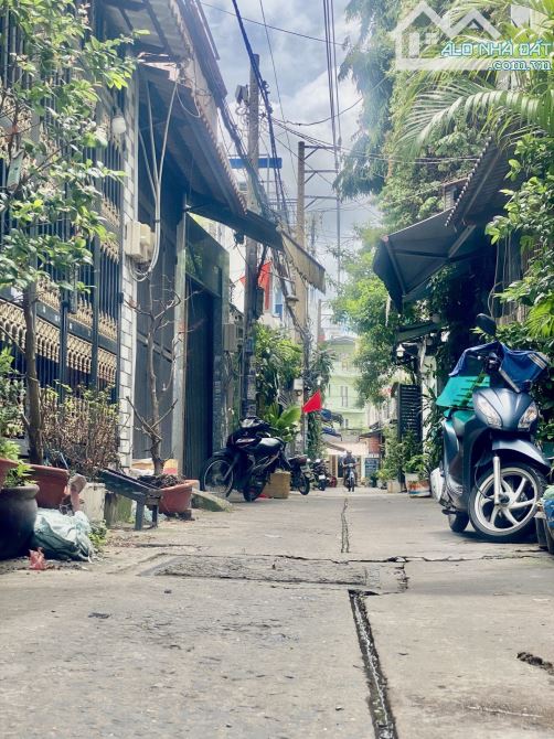 Bán Nhà Hẻm Ô Tô Lê Văn Quới Bình Tân, 2 Tầng, 40m2, A4,Nhỉnh 4 Tỷ TL - 4