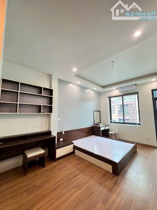 Chính chủ gửi bán siêu phẩm nhà mặt phố Nguyễn Viết Xuân . Hà Đông. 40M giá 21 tỷ - 4