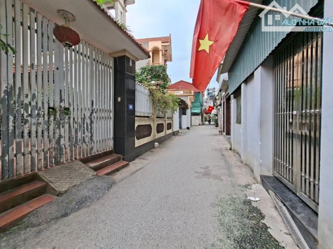 Bán Nhà C4 Nguyễn Khoái, 82M- Ngõ Thông Ô tô vào nhà 4.1 Tỷ(TL) - 4