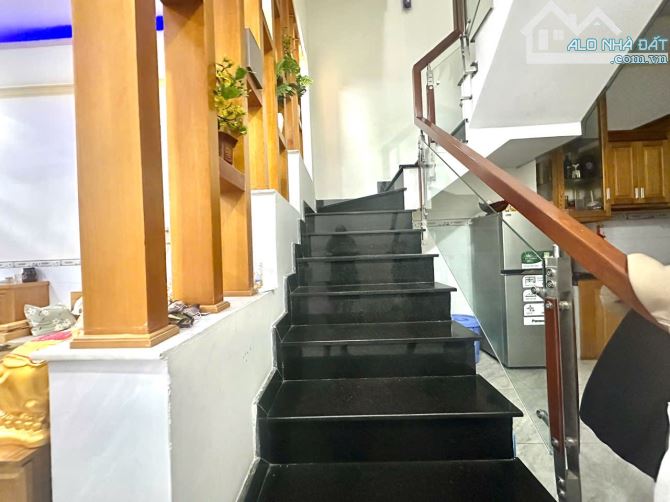 Bán nhà mt 3 tầng đông hoà gần bigc  va trung tâm HC - 4