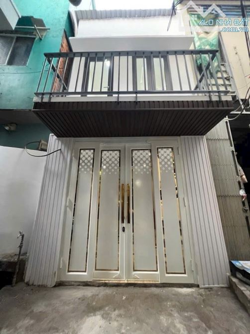 TRẦN HƯNG ĐẠO Q1 2 MẶT HẺM 3M NHÀ 2 TẦNG ĐÚC DT 18M² 3X6 NHÀ MỚI ĐẸP NHỈNH 2TỎI - 4