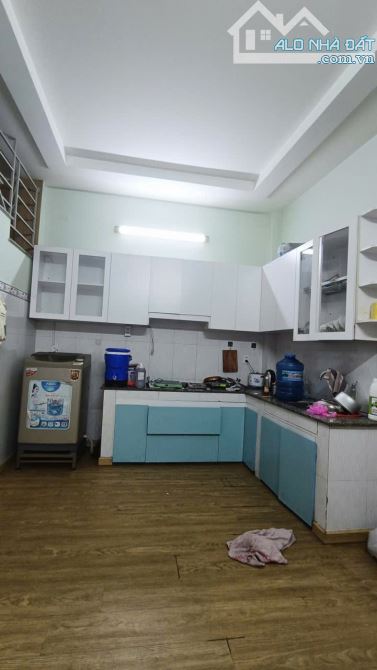 Bán nhà Đ số 3 BHH gần Aeon Tân Phú hẻm 6m gần mặt tiền 72m2,3 Tầng 6 tỷ 2 - 4